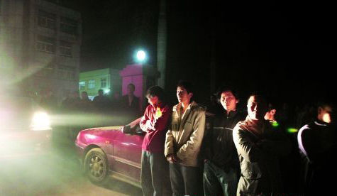 深圳光明公安分局南凤派出所被指收黑钱拖案 遭数百人围堵（图）